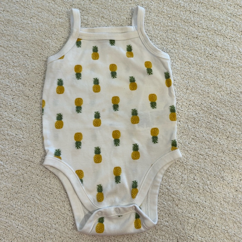 Old Navy pineapple onesie 6-12 months